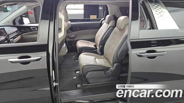 Kia Carnival — Фото автомобиля 11