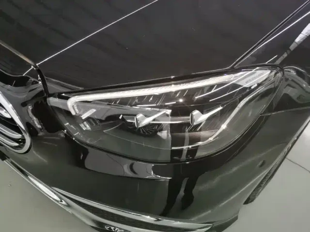 Mercedes-Benz E-Class — Фото автомобиля 23