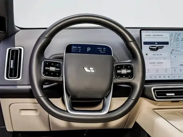 Li Auto L9 — Фото автомобиля 12