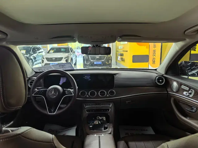 Mercedes-Benz E-Class — Фото автомобиля 8