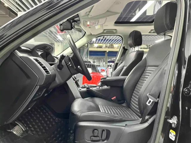 Land Rover Discovery — Фото автомобиля 12