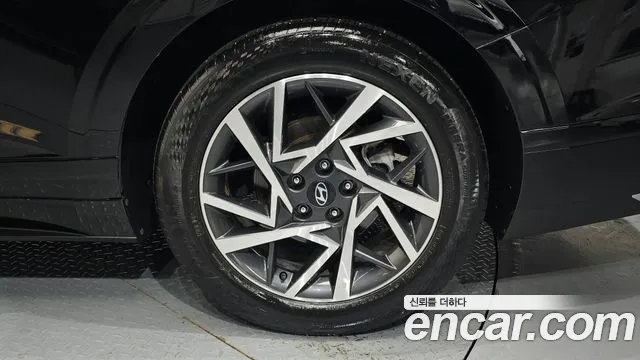 Hyundai Grandeur Grandeur (GN7) 2.5 Бензин 2WD — Фото автомобиля 20