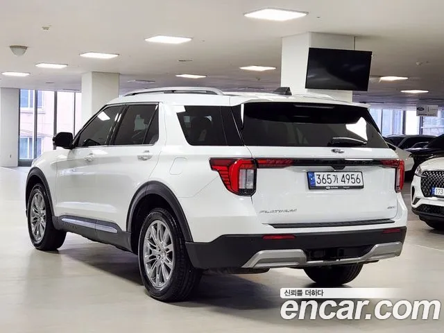 Ford Explorer Generation 6 — Фото автомобиля 2