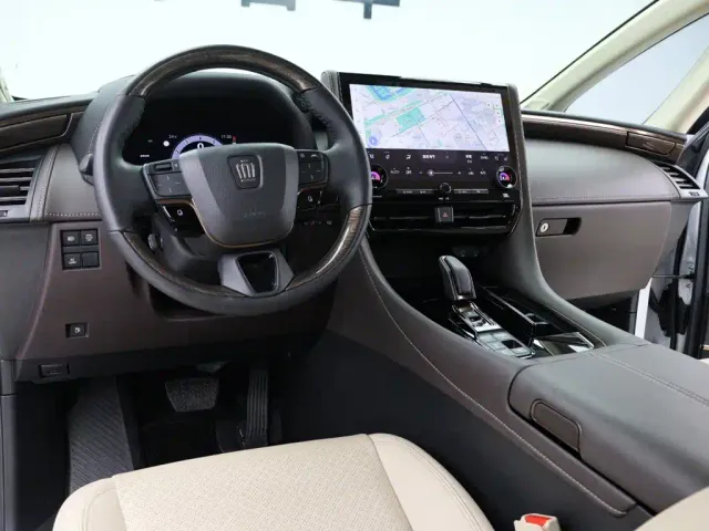 Toyota Vellfire — Фото автомобиля 9