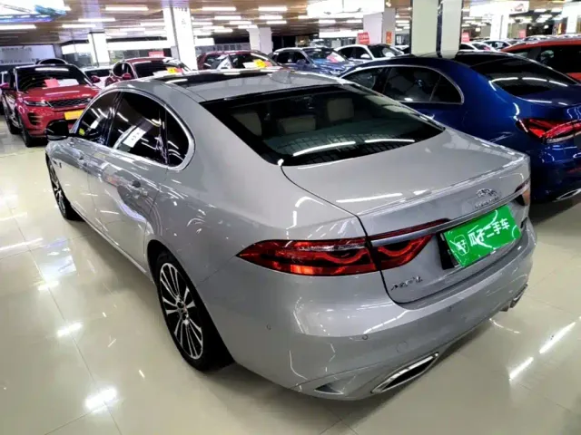 Jaguar XFL — Фото автомобиля 4
