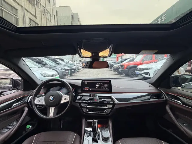 BMW 5 Series — Фото автомобиля 2
