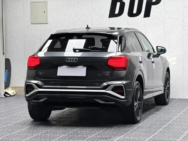 Audi Q2L — Фото автомобиля 13