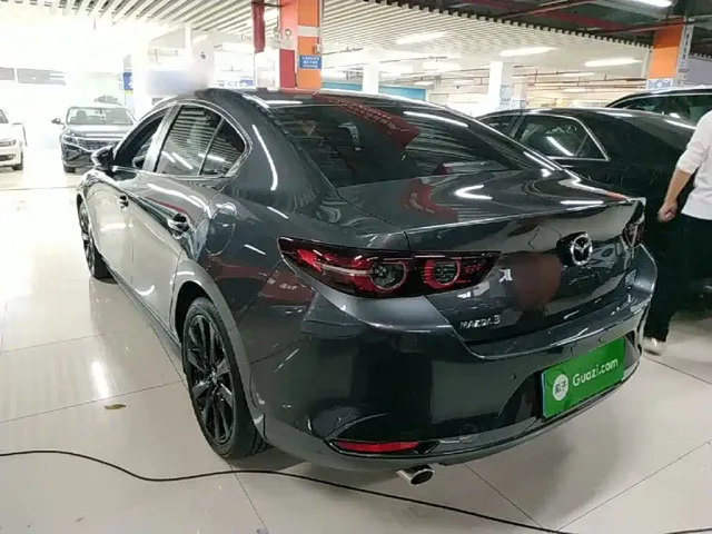 Mazda Axela — Фото автомобиля 4