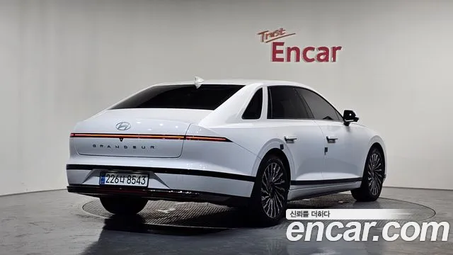 Hyundai Grandeur — Фото автомобиля 2