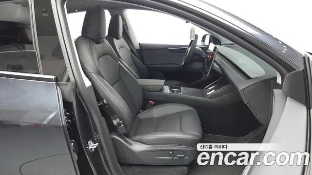 Tesla Model Y — Фото автомобиля 24