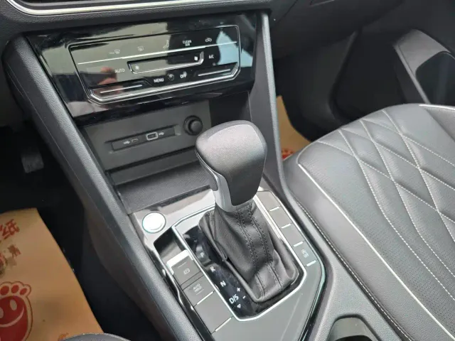 Volkswagen Tiguan L — Фото автомобиля 13