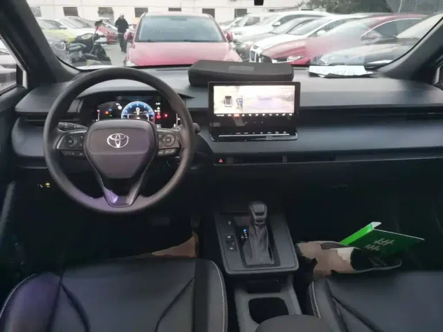 Toyota Corolla Cross — Фото автомобиля 9