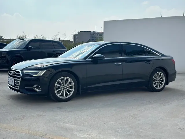Фотография автомобиля — Audi A6L