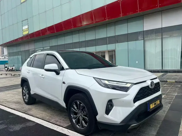 Toyota RAV4 — Фото автомобиля 3