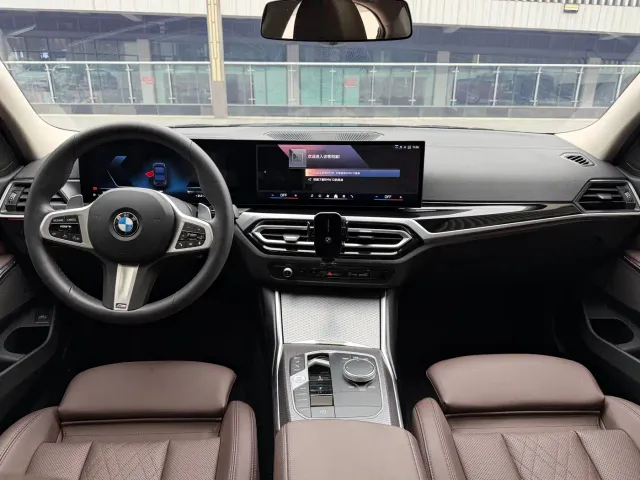BMW 3 Series — Фото автомобиля 9
