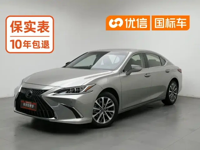 Фотография автомобиля — Lexus ES