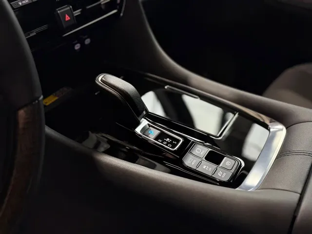 Toyota Alphard 2024 Hybrid 2.5L Prestige Edition — Фото автомобиля 9