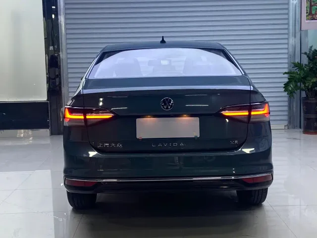 Volkswagen Lavida — Фото автомобиля 8