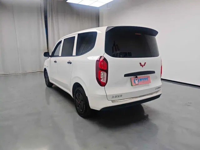 Wuling Hongguang — Фото автомобиля 3