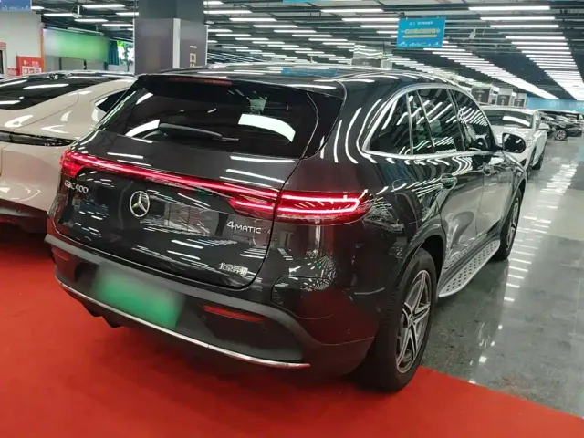 Mercedes-Benz EQC — Фото автомобиля 4