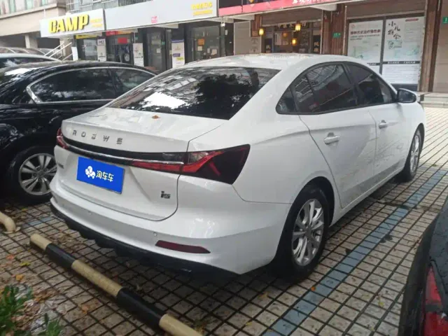 Roewe i5 — Фото автомобиля 3