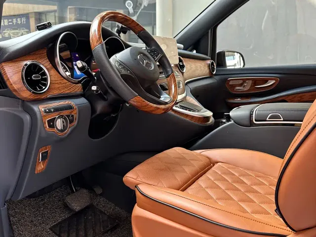 Mercedes-Benz V-Class — Фото автомобиля 13