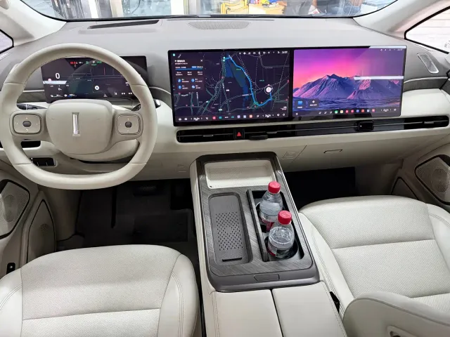 Wey Alpine — Фото автомобиля 12