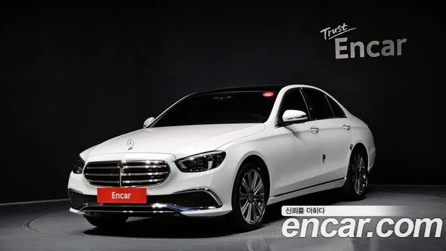 Фотография автомобиля — Mercedes-Benz E-Class