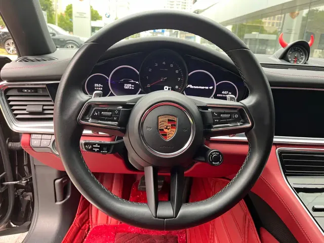 Porsche Panamera — Фото автомобиля 23