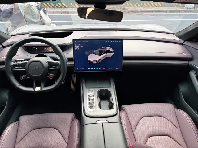 Xiaomi SU7 — Фото автомобиля 5