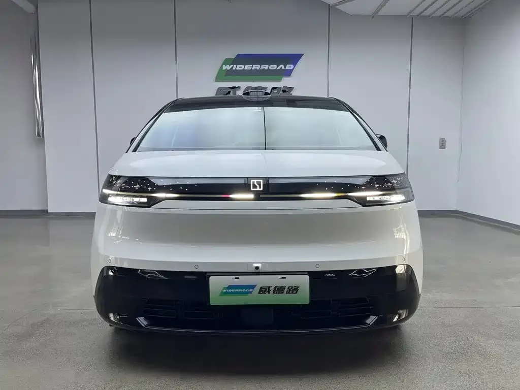ZEEKR Zeekr MIX 2025 Long Range Intelligent Driving Edition — Фото автомобиля 2