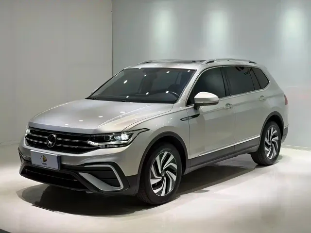 Фотография автомобиля — Volkswagen Tiguan L