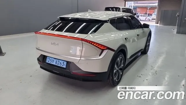 Kia EV6 — Фото автомобиля 2