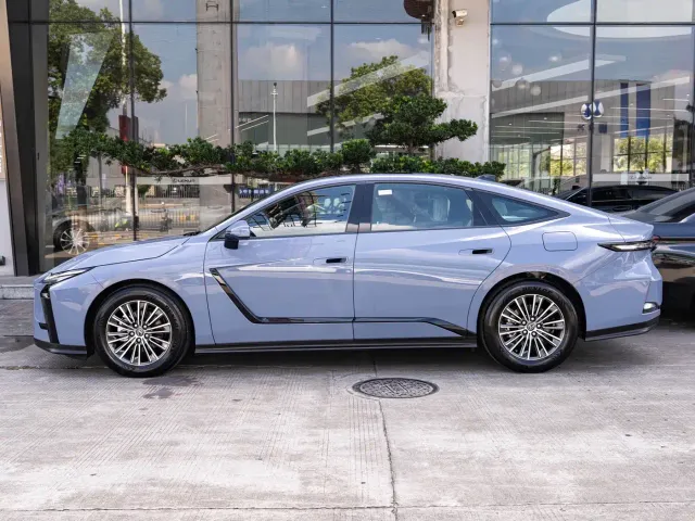 Lexus ES — Фото автомобиля 4