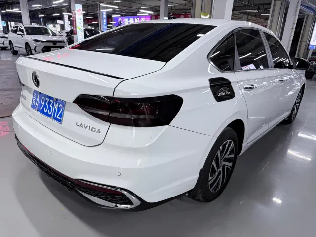 Volkswagen Lavida — Фото автомобиля 18