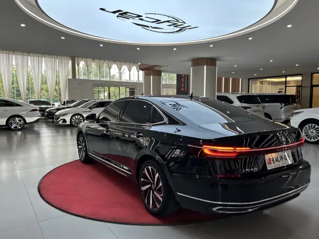 Volkswagen Passat — Фото автомобиля 7