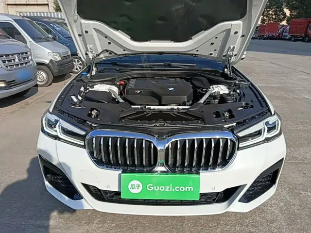 BMW 5 Series — Фото автомобиля 19