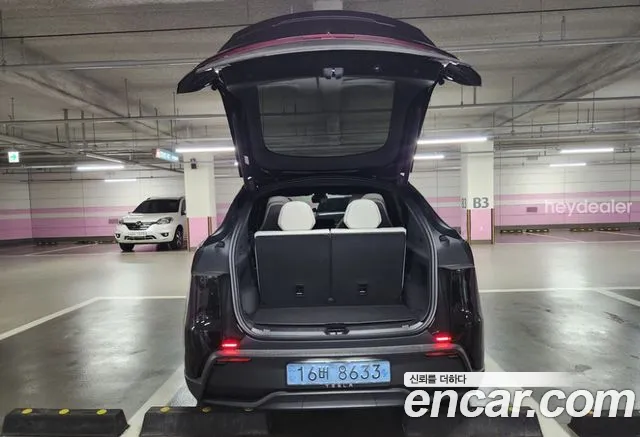Tesla Model Y — Фото автомобиля 5