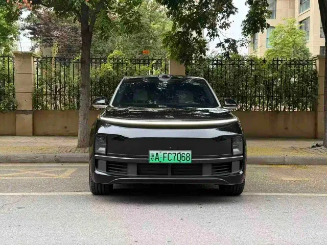 Li Auto L9 — Фото автомобиля 2