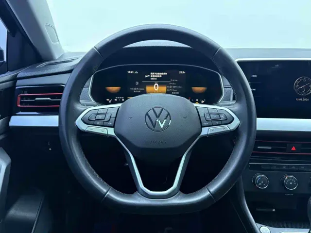 Volkswagen Lavida — Фото автомобиля 15