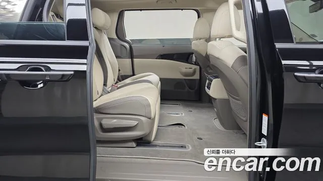 Kia Carnival Generation 4 — Фото автомобиля 10