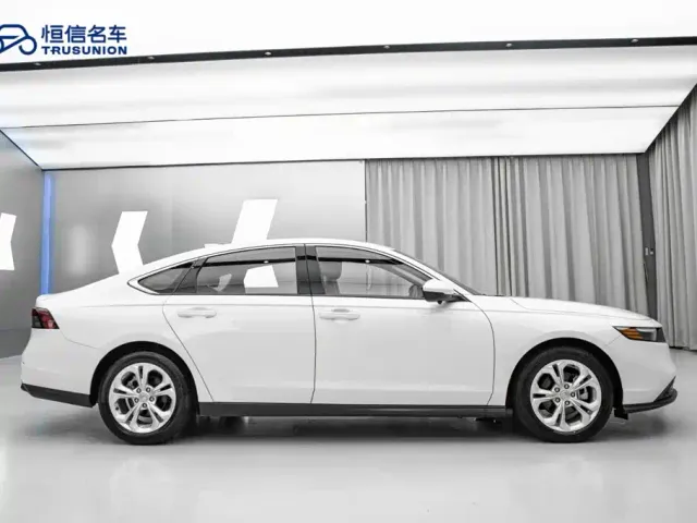 Honda Accord — Фото автомобиля 8