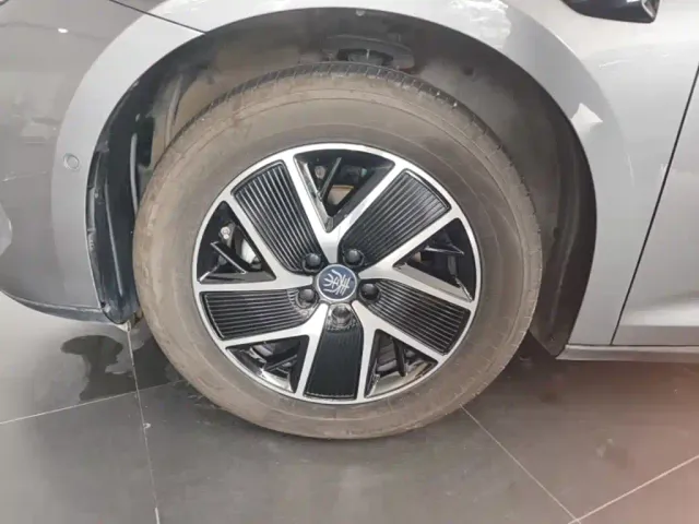 BYD Qin L — Фото автомобиля 22