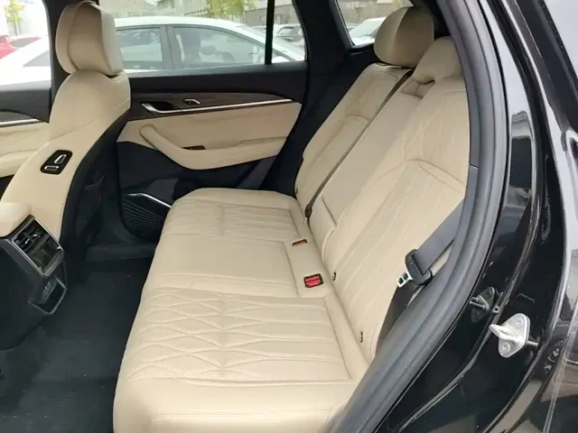 Geely Xingyue L — Фото автомобиля 16