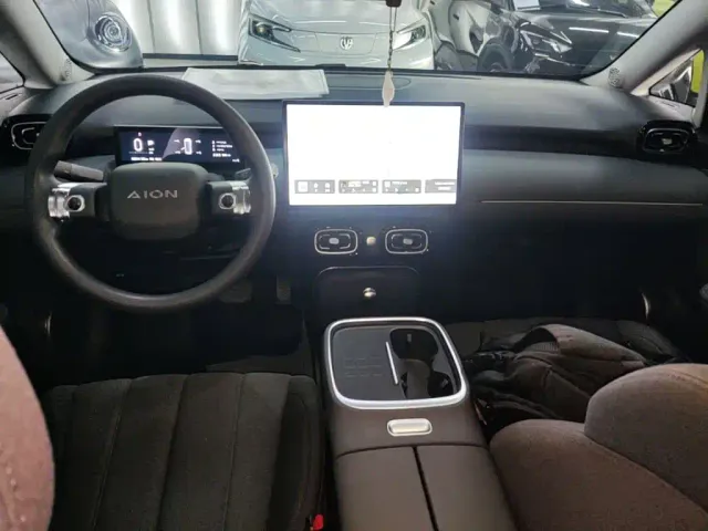GAC Aion UT — Фото автомобиля 9
