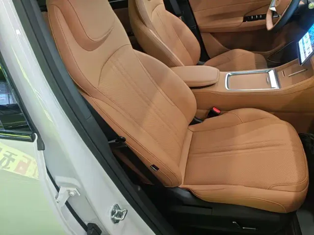 Geely Galaxy L7 — Фото автомобиля 24
