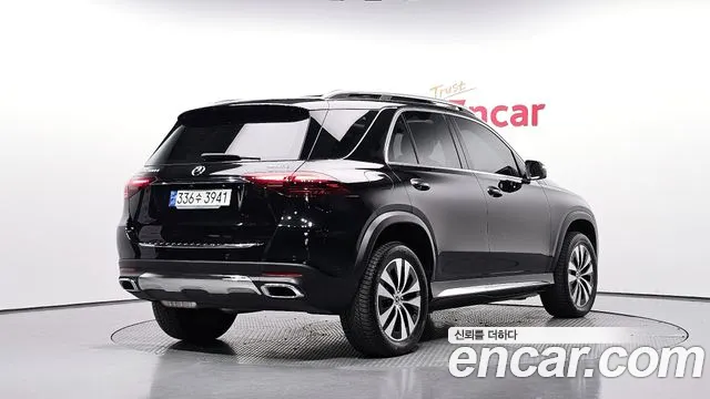 Mercedes-Benz GLE-Class — Фото автомобиля 2