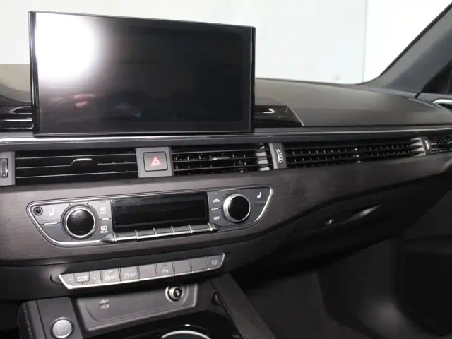 Audi A4L — Фото автомобиля 13