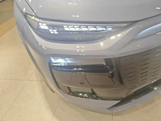 Audi Q6L e-tron — Фото автомобиля 10