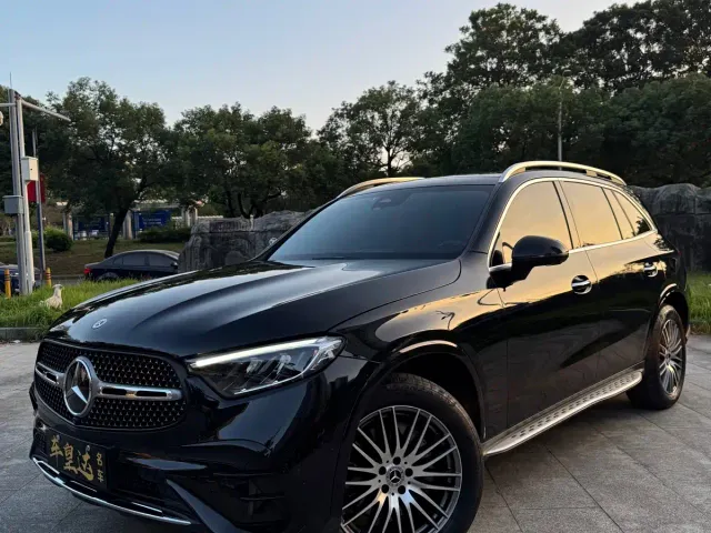 Фотография автомобиля — Mercedes-Benz GLC-Class